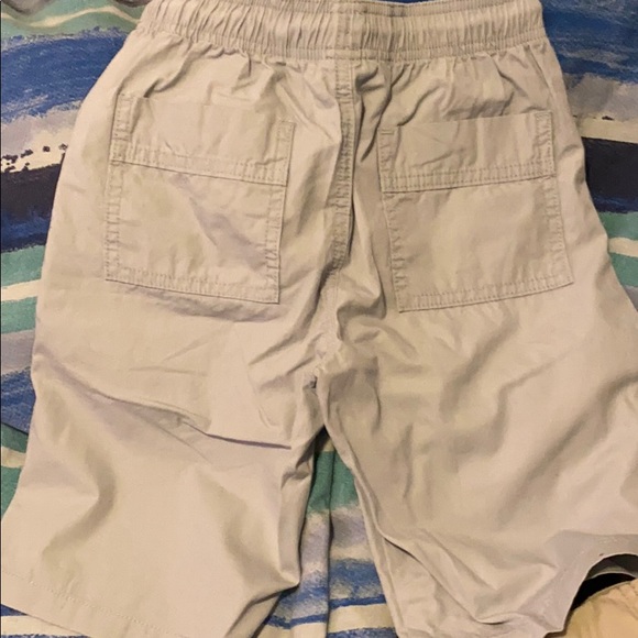 New Crazy 8 size 8 grey shorts with pockets - Picture 3 of 3